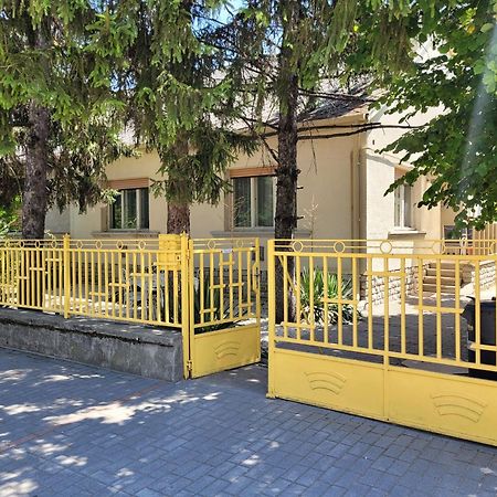 Tulipán Vendégház Apartamento Siófok Exterior foto